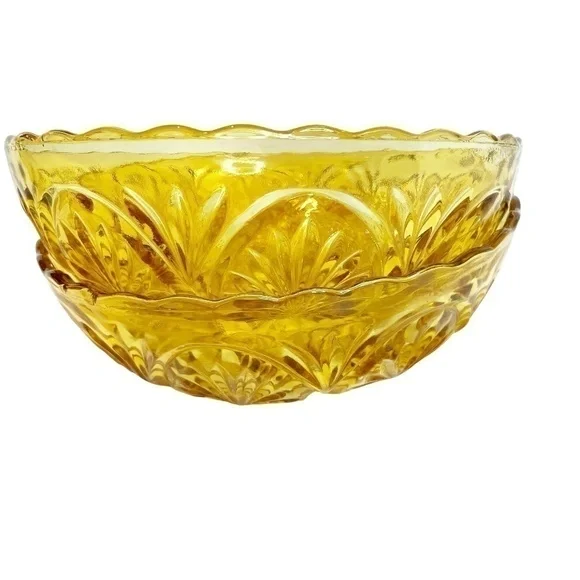 2 Vintage Indiana Glass Co Star Cameo Medallion Yellow Bowls 💛 - Picture 3 of 10